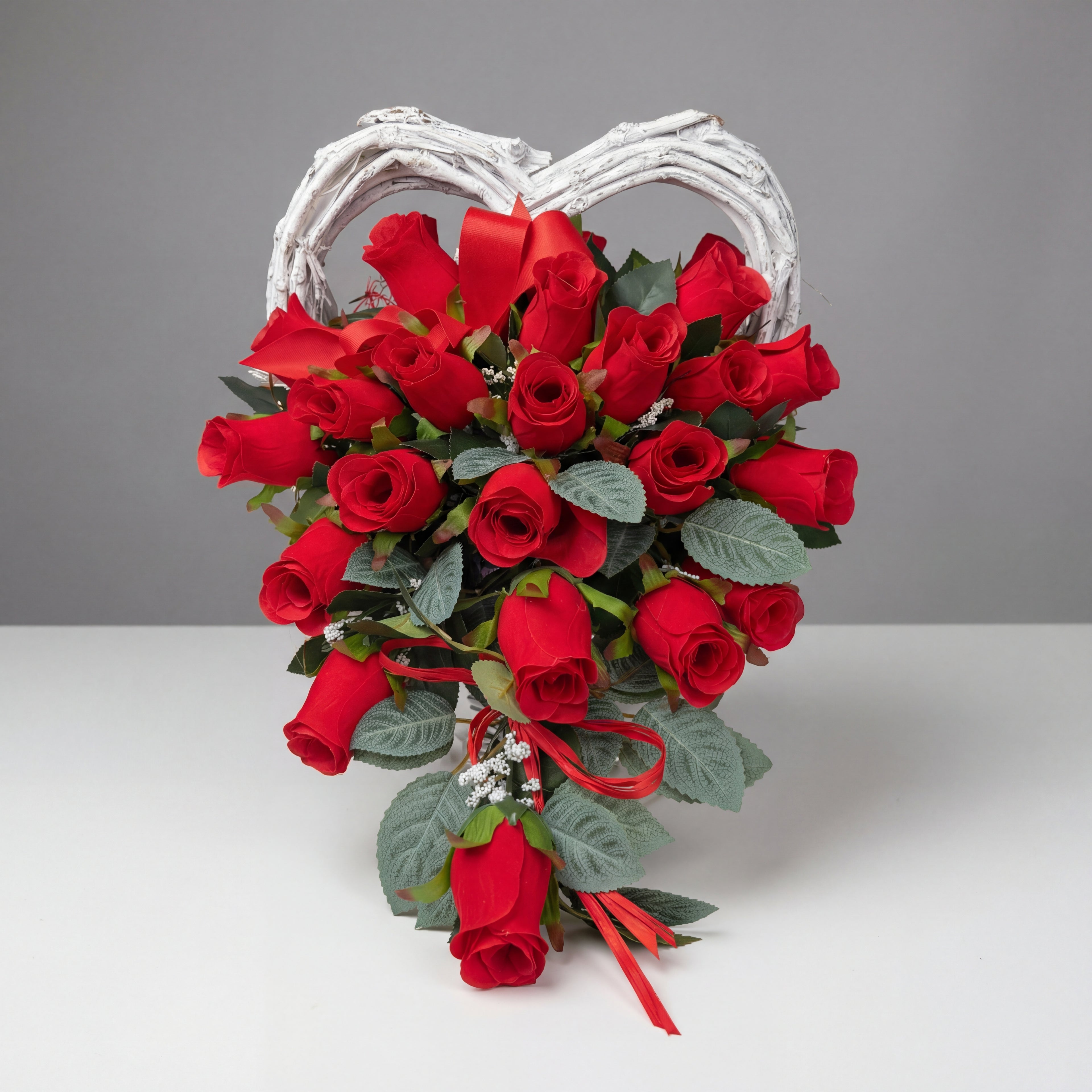Stroik na Cmentarz Serce-Gęsta Wiązanka z Róż na Grób